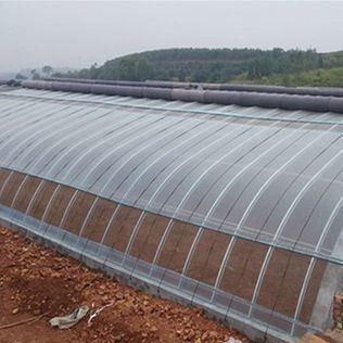 日光温室の黄瓜植物を遮る灌輸・換気システム